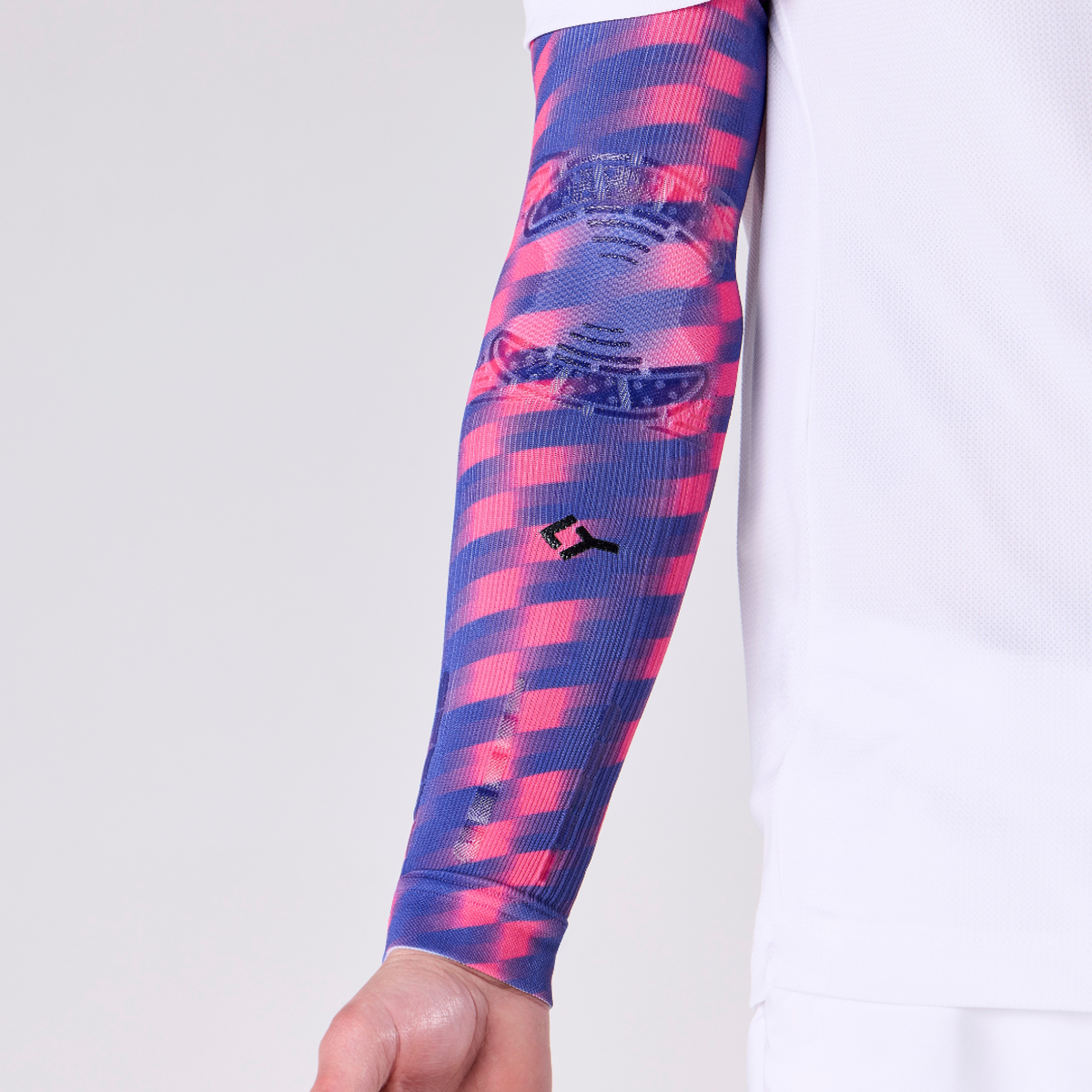 NO STRAIN Sleeve - Image 61